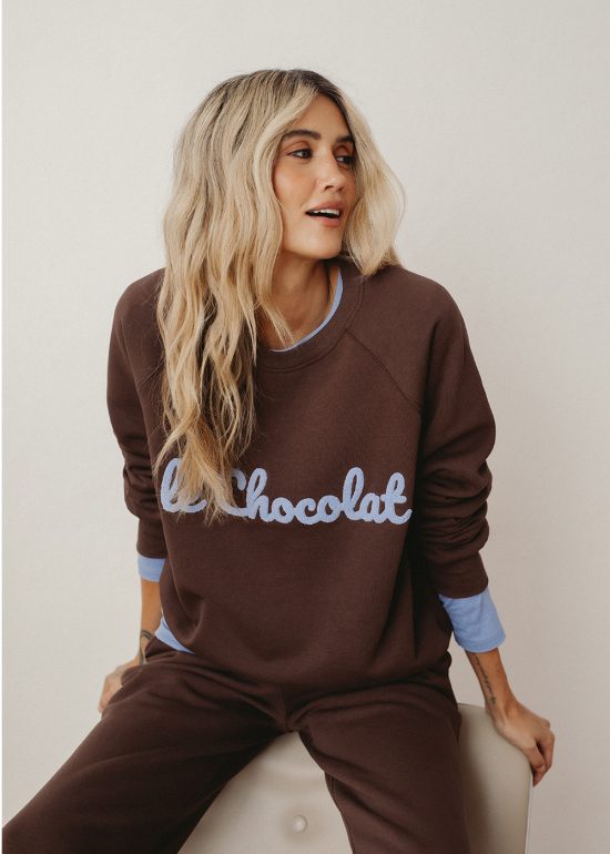 brązowa bluza damska le chocolat, z haftem chenille, polska marka, by the moon,