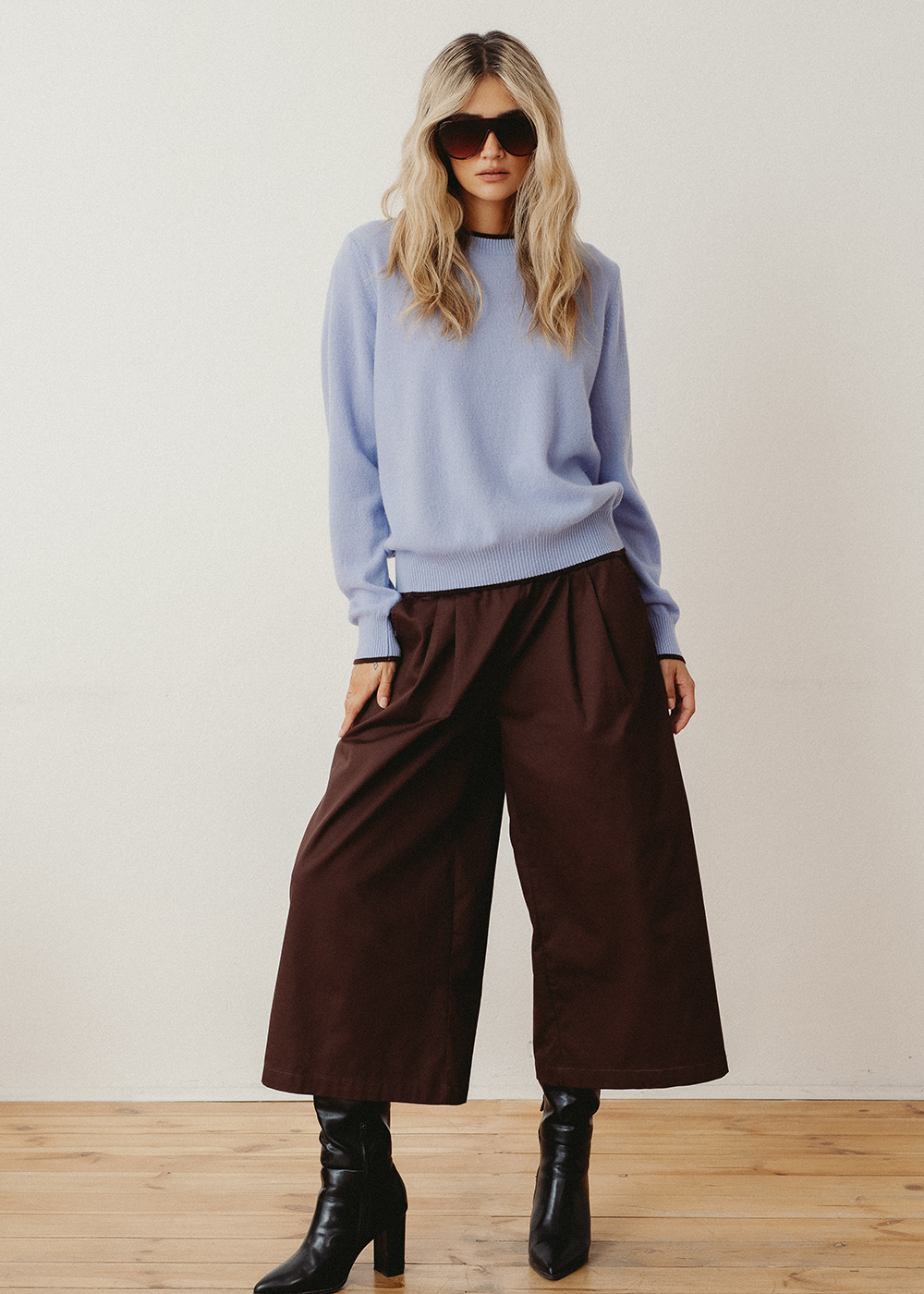 rązowe kuloty damskie, 100% bawełna, błękitny sweter merino,