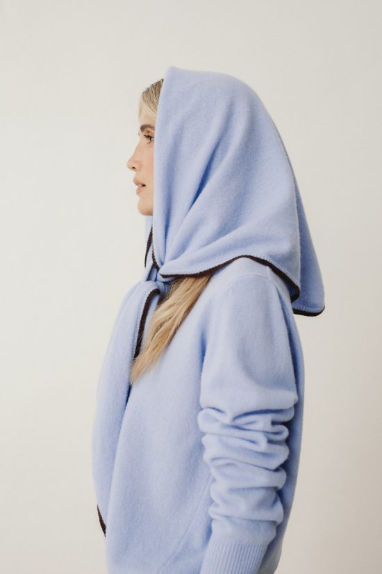 damska chusta merino na głowę, 100% wełna merino, niebieska, błekitna, blue sky, sweter wełna merino, niebieski