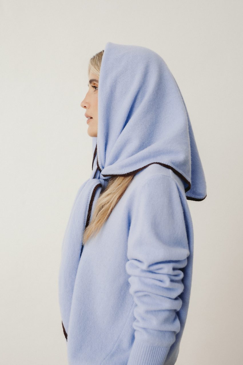 damska chusta merino na głowę, 100% wełna merino, niebieska, błekitna, blue sky, sweter wełna merino, niebieski
