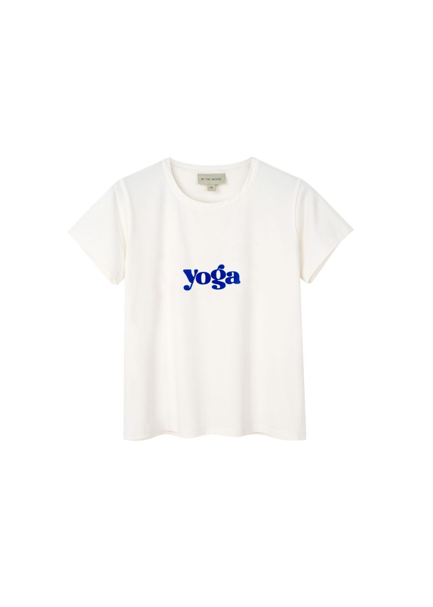 biały damski t-shirt z nadrukiem yoga, joga, na joge, slim, polska marka by the moon, bawełna