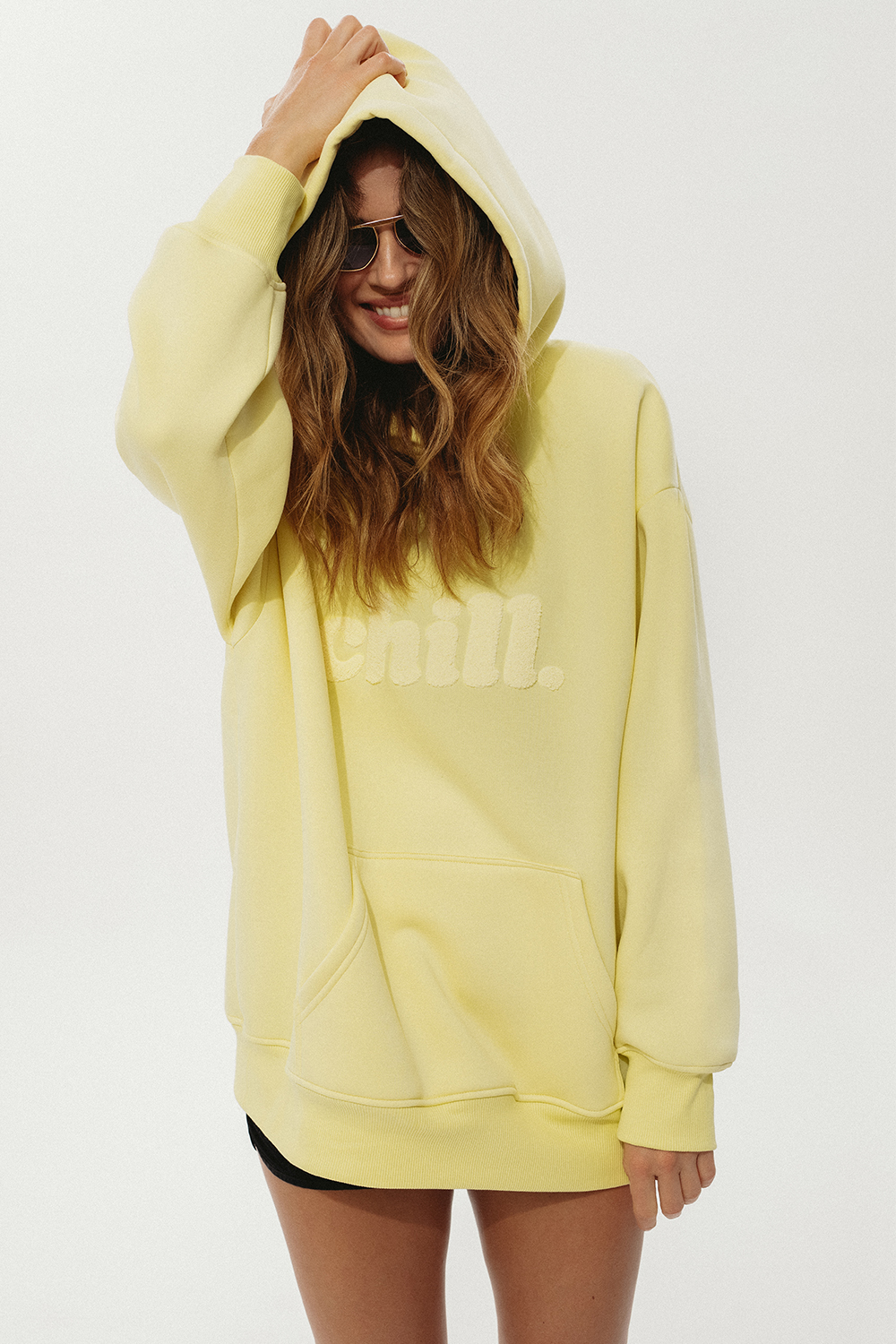 bluza z kapturem oversize, limonkowa, żółta, z haftem chill, polska marka, bawełna, by the moon