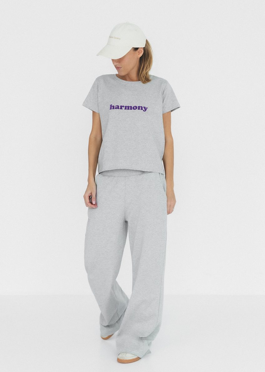 dresy damskie szare, spodnie dresowe, szerokie nogawki, z kieszeniami, cienka dzianina, t-shirt harmony