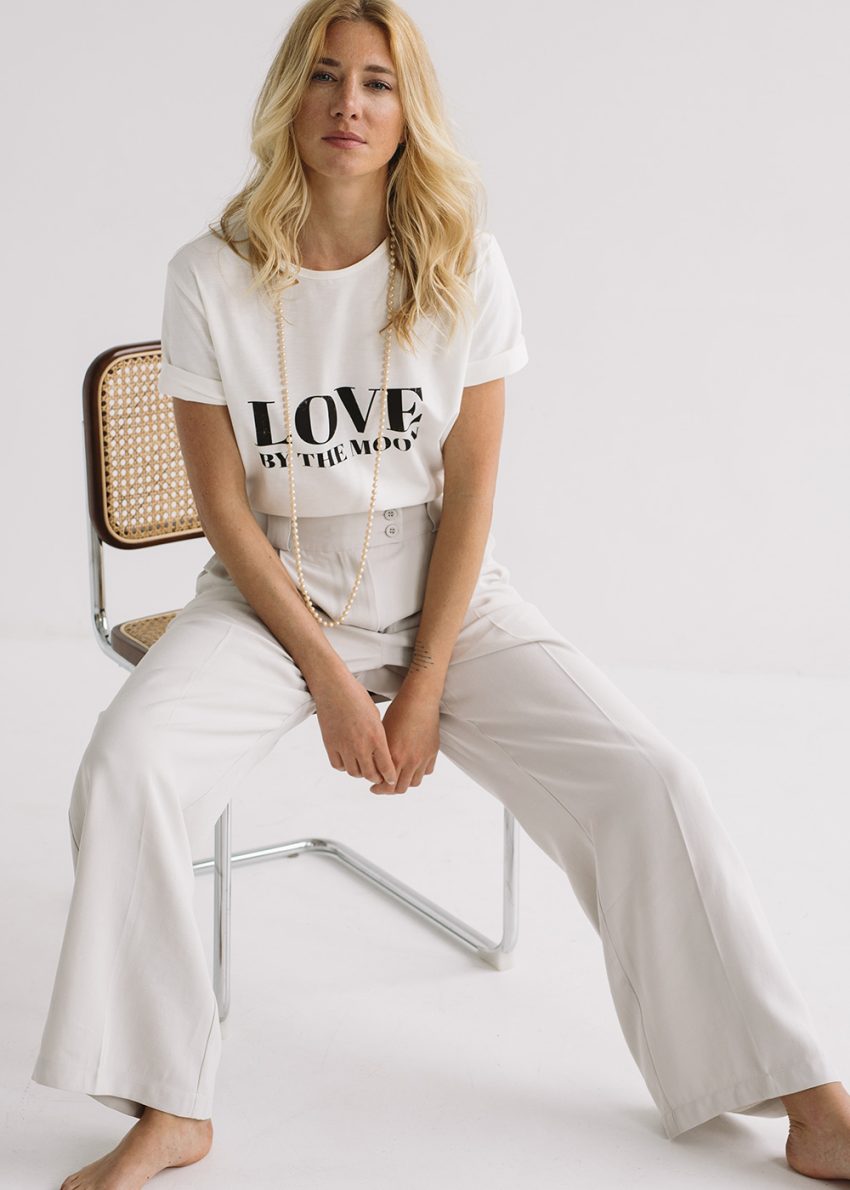 biały t-shirt damski LOVE by the moon,