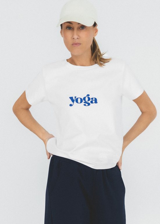 biały t-shirt damski z nadrukiem yoga, na jogę, pilates, bawełna, polska marka, by the moon