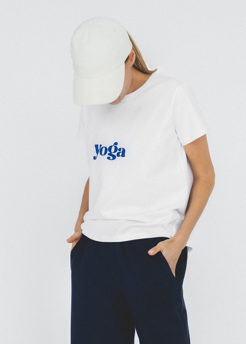 t-shirt damski, biały z nadrukiem flock yoga, joga, na joge, bawełniany