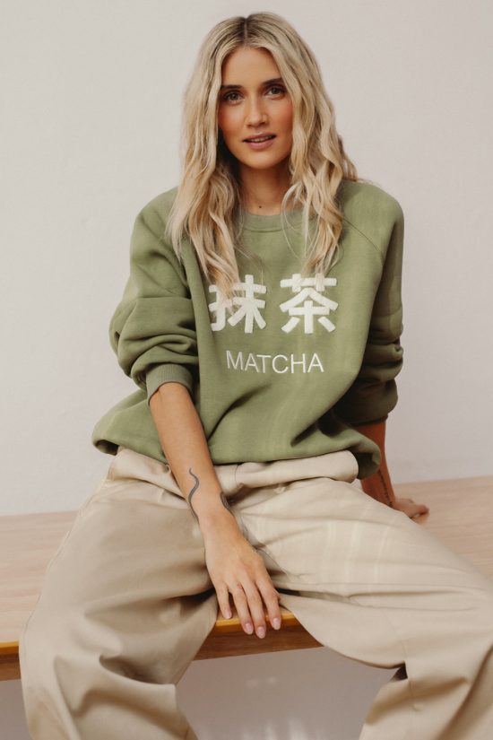 bluza z napisem, haftem chenille matcha, zielona, khaki, polska marka, bawełniana