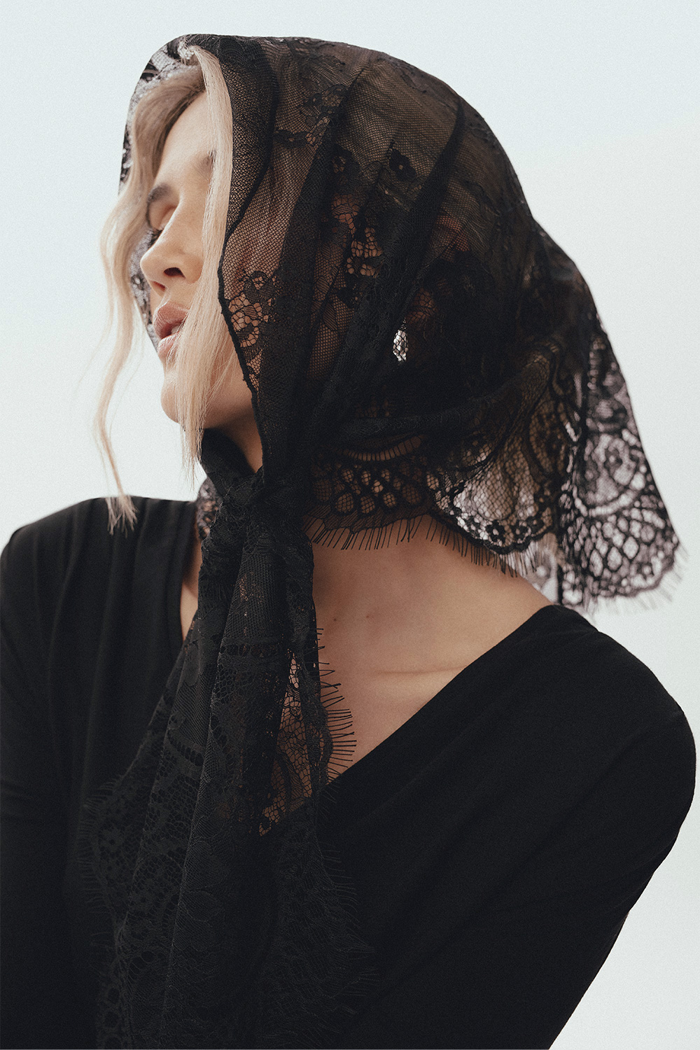 koronkowa chusta Vesper, z koronki chustka, polska marka,