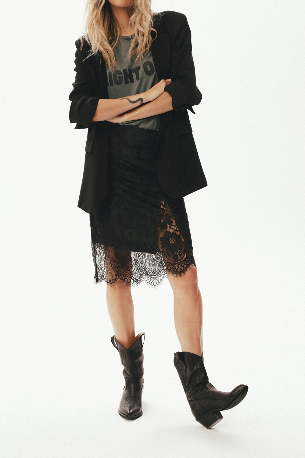 koronkowa spódnica, czarna, damska, z koronki, na wieczór, imprezę, sexi, polska marka, Celine, by the moon, z rozcięciem