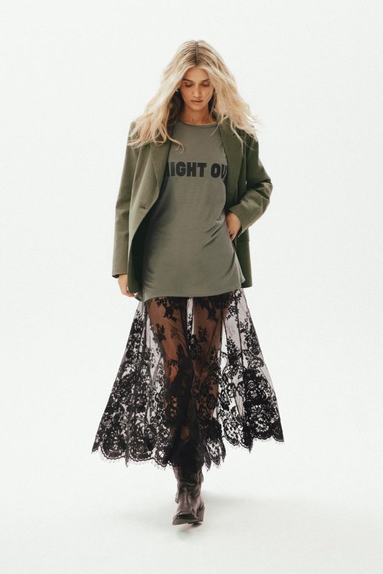 spódnica z koronki, koronkowa, z rozcięciem, czarna, t-shirt nigh out khaki, zielony, długi