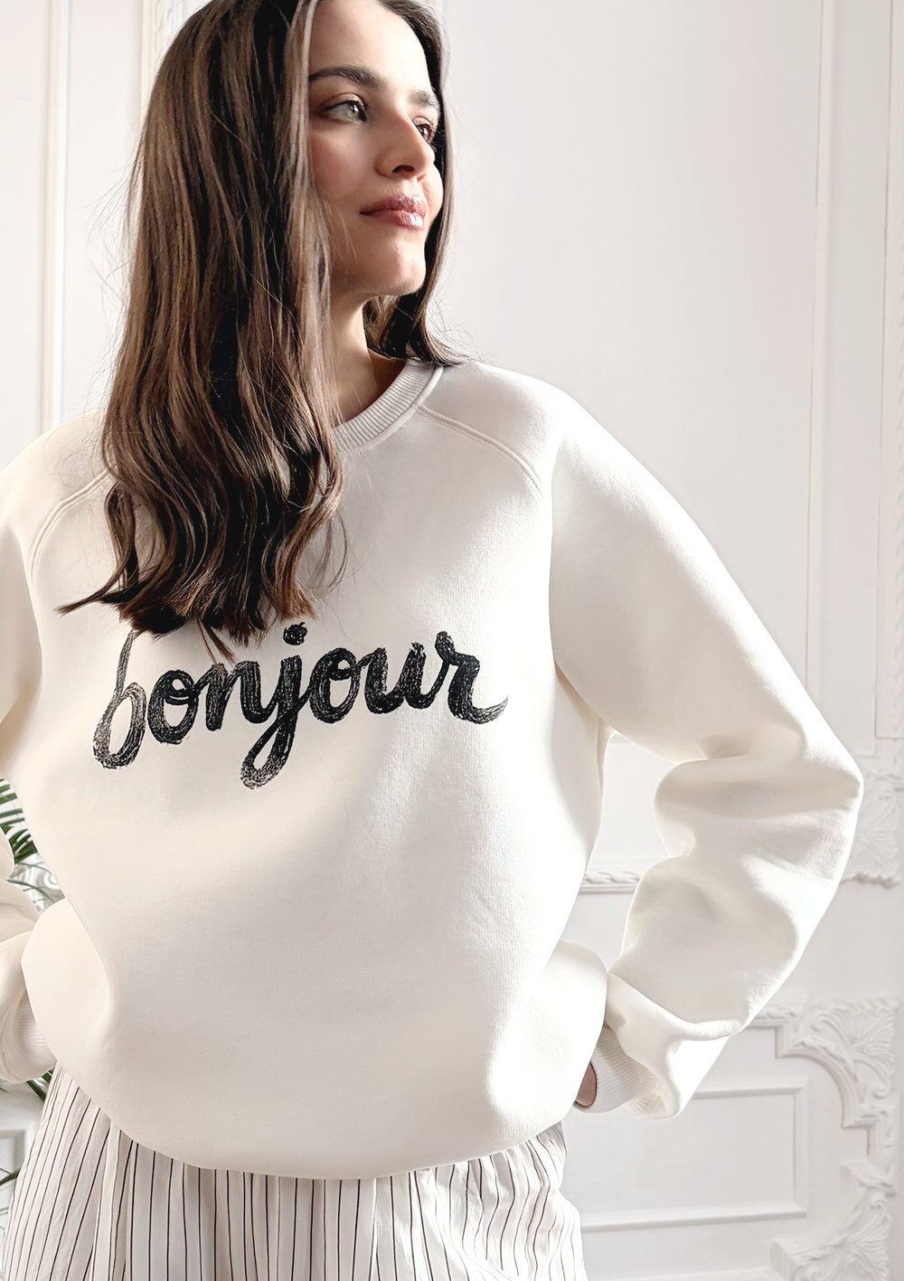 damska bluza biała, z nadrukiem Bonjour, luźna, bawełniana, polska marka by the moon