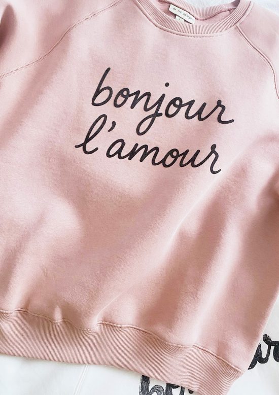 damska bluza, bawełniana, różowa, z nadrukiem Bonjour l'amour, by the moon