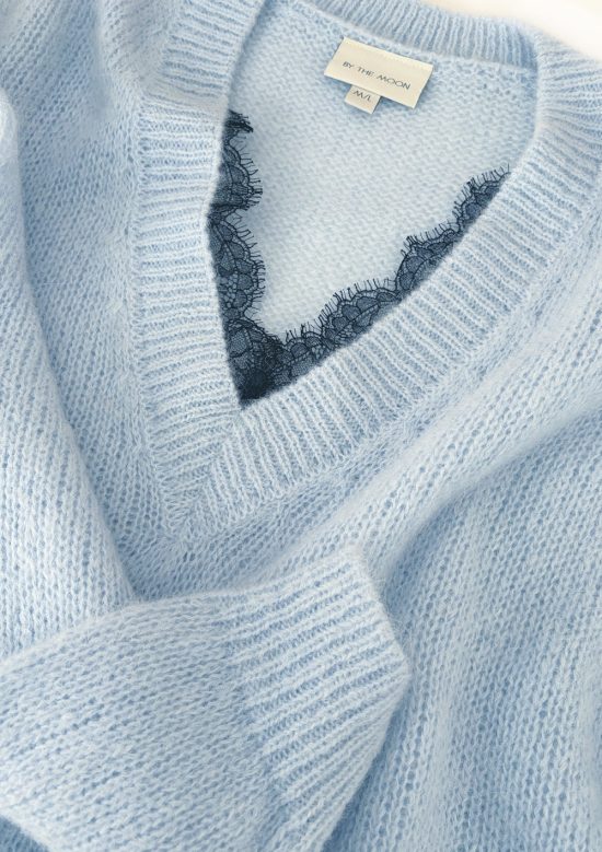 sweter z koronką, niebieski, błekitny, by the moon