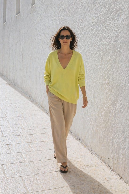 damski sweter oversize, luźny, cienki, z bawełny organicznej, limonkowy, żółty, kanarkowy, by the moon