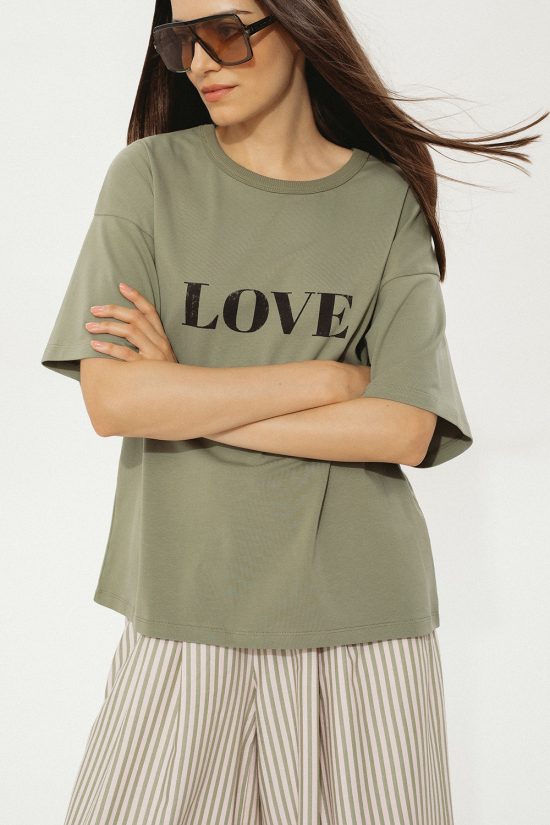 t-shirt oversize z nadrukiem Love, khaki, zielony, oliwkowy, by the moon, bawełniany