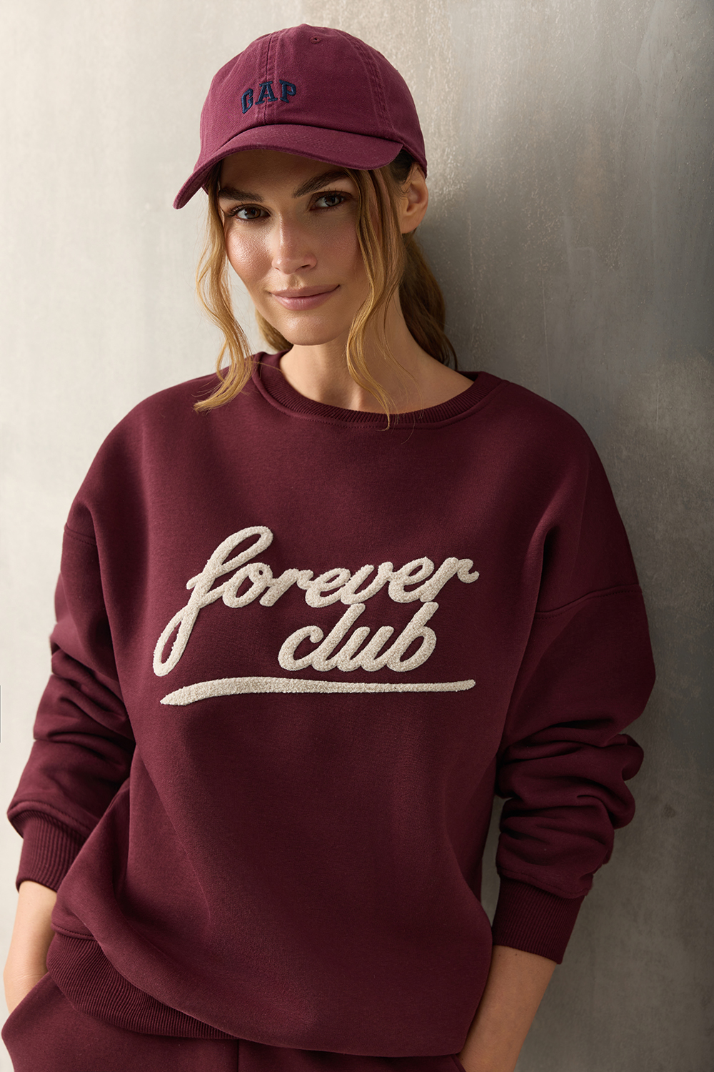 burgundowa, bordowa , damska bluza z haftem chenille Forever club, bawełniana, polska marka