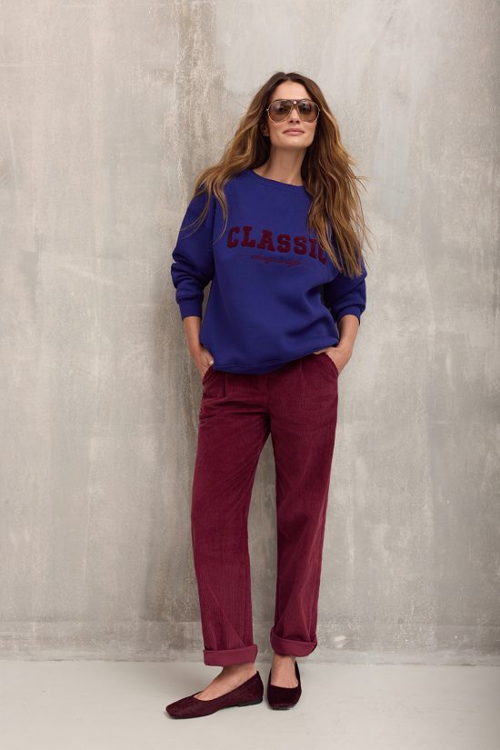 sztruksy bordowe, spodnie sztruksowe burgundowe, bawełna, bluza niebieska classic